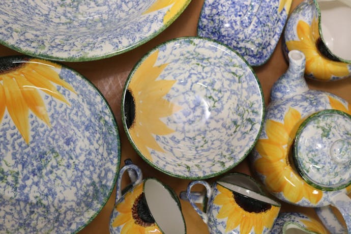 Poole Pottery Vincent | The Sunflower design at Chinasearch